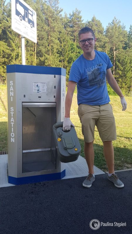 Tutaj ciekawy punkt w Austrii za 1 euro (otwiera się i można wylać)