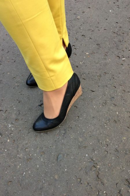 I buty :) Miały być szpilki, ale wybrałam koturny