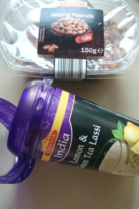 Lubię próbować coś innego, jeśli będzie tydzień azjatycki to spróbujcie tego pysznego napoju :) orzeszki za to dla fanów ostrego :D