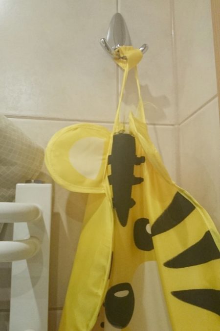 Kupiłam fajny wiszący organizer, jednak szybko padł mu zaczep. Jako nie mam pomysłu jak to naprawić - jakieś sugestie?
