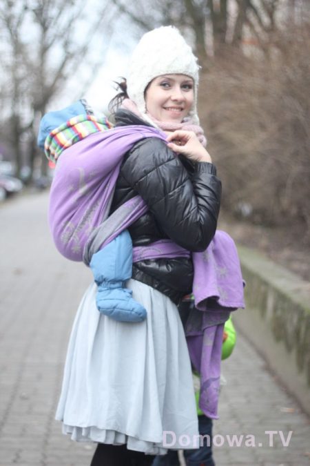 A tutaj na kurtkę, ale lepszy kombinezon dziecka i widać (taka mam nadzieję) różnicę :) a jak nie, to musicie mi wierzyć na słowo, że łatwiej, wygodniej, lepiej