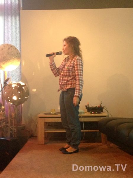 Luźne spodnie, niskie buty i luźna koszula :) wiecie, że ważyłam wtedy wyjątkowo mało i miałam bardzo fajne wymiary?