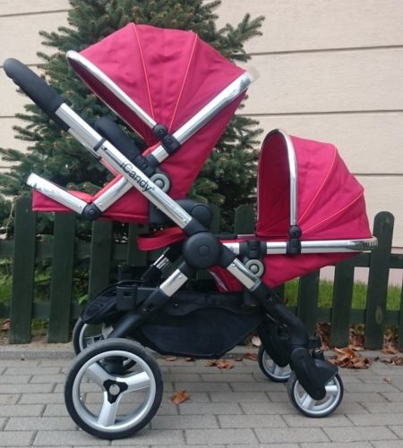 I bardziej klasyczne ułożenie w stronę rodzica, dziecko z tyłu śpi