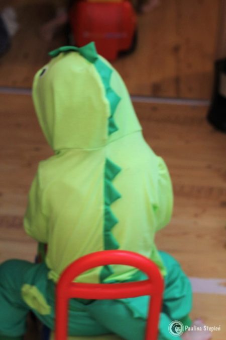 Gotowy strój dinozaura