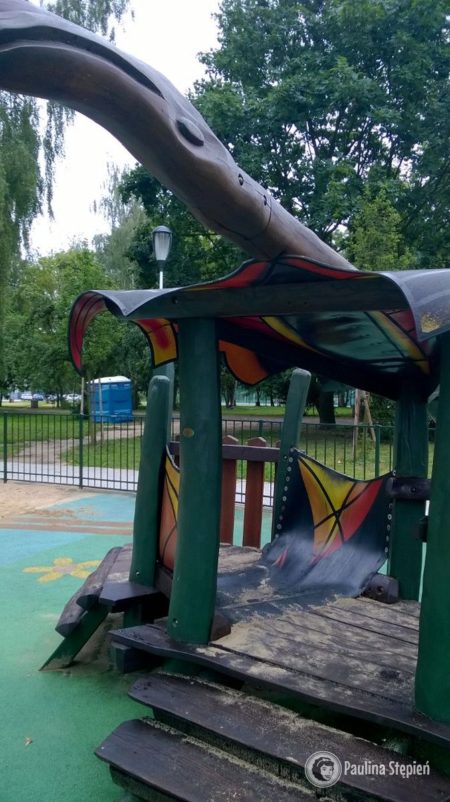 Plac zabaw park jurajski