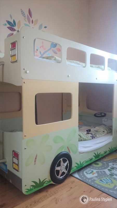 Łóżko autobus, bardzo fajne, choć zmieniamy wszystko na biało
