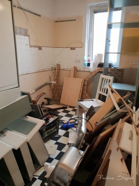 Poprzednia kuchnia, która obecnie jest pokojem dziecięcym
