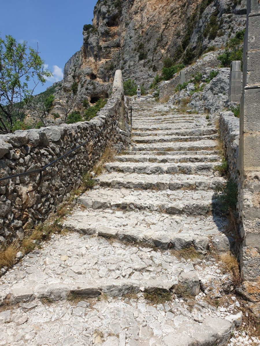 Kamienne schody