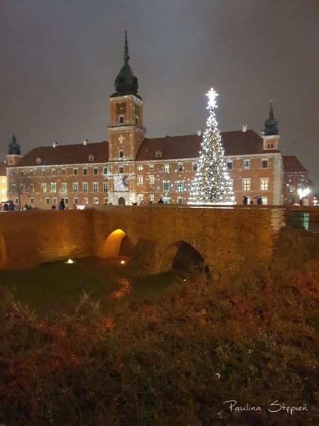 Z takim widokiem ostatnio piliśmy herbatkę, czyli z widokiem na Zamek Królewski w Warszawie :)